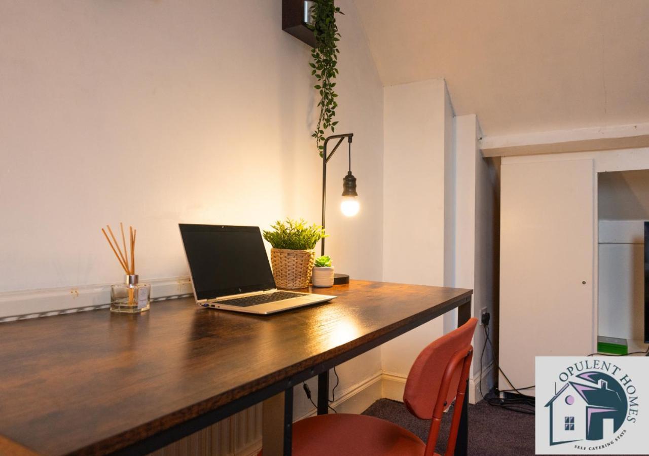 Contractors Pad - 4 Bed Town House - Cent Reading - Free Parking别墅 外观 照片