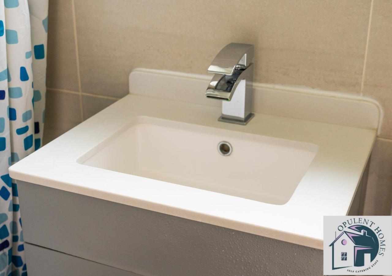 Contractors Pad - 4 Bed Town House - Cent Reading - Free Parking别墅 外观 照片